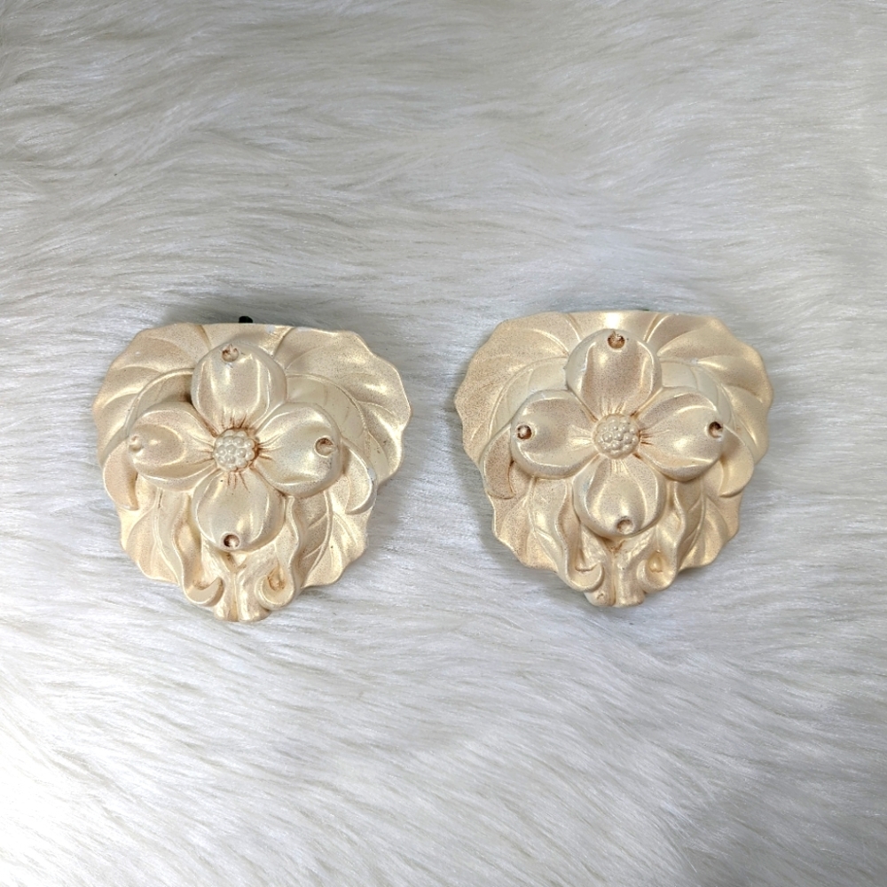 Miller Studio Dogwood Blossom Pearl Finish Chalkware Frog Wall Plaques Vintage